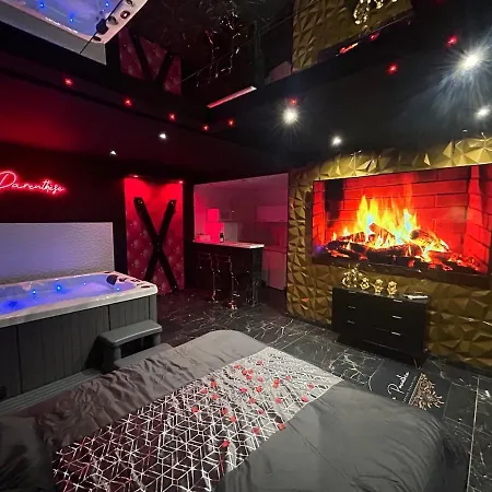 Room, La Parenthese *