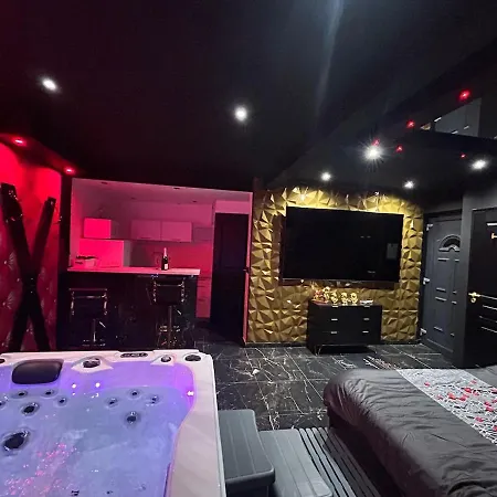 Room, La Parenthese *