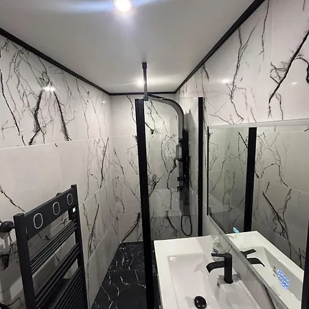 Room, La Parenthese * Тулон